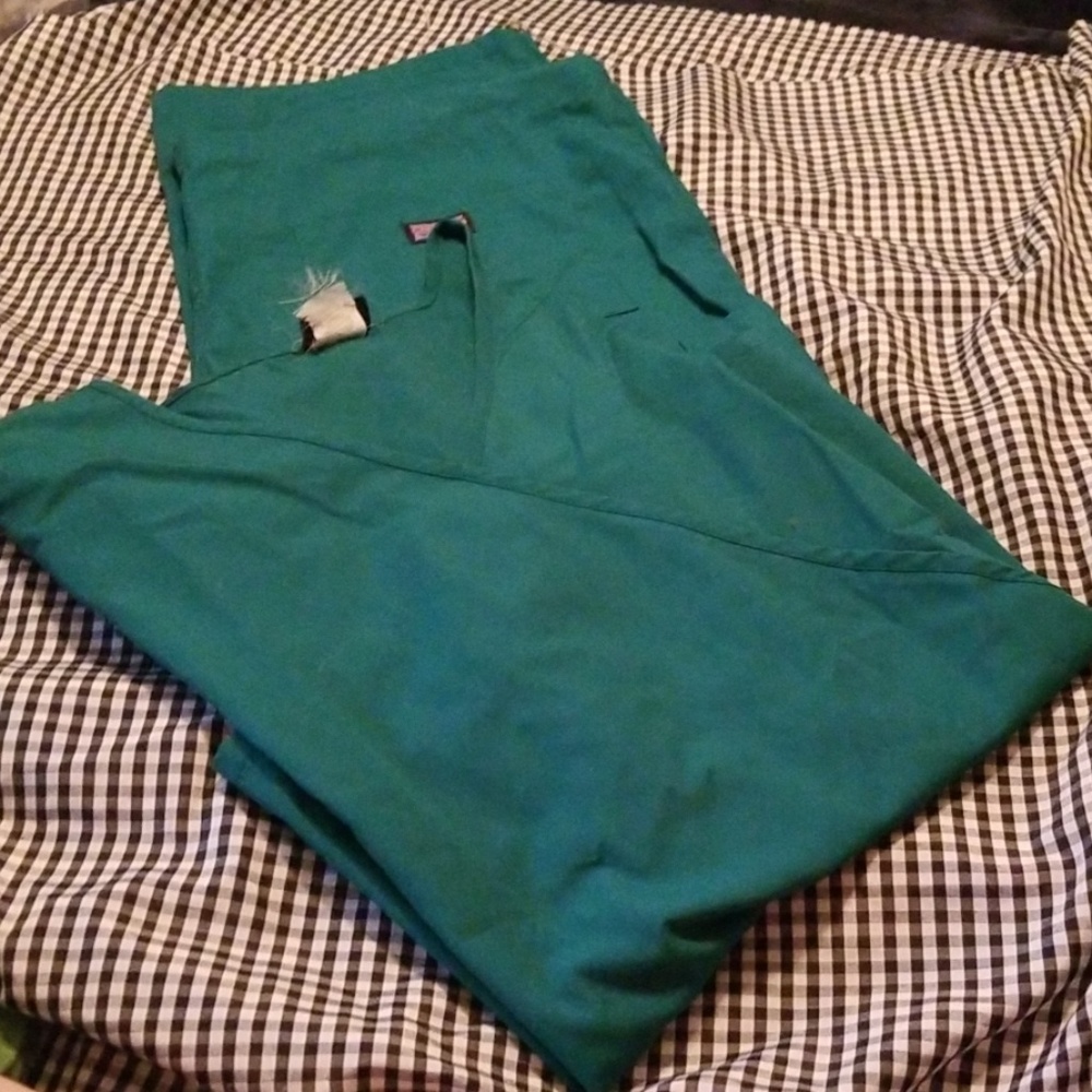 Cherokee scrub set